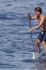 ANNA ANDRES in Bikini Paddle-boarding in Hawaii 12/28/2015