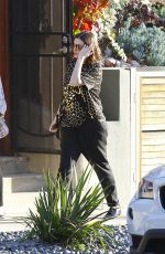 ANNE HATHAWAY Leaves a Fiend