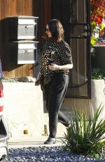 ANNE HATHAWAY Leaves a Fiend