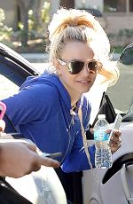 BRITNEY SPEARS Arrives at a Dance Studio in Calabasas 12/12/2015