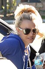 BRITNEY SPEARS Arrives at a Dance Studio in Calabasas 12/12/2015