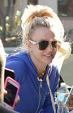BRITNEY SPEARS Arrives at a Dance Studio in Calabasas 12/12/2015