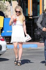 BRITNEY SPEARS Out and About in Calabasas 08/12/2015