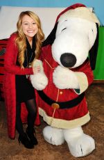 BROOKE SORENSON at Knott’s Merry Farm Countdown to Christmas and Tree Lighting 12/05/2015