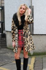 DIANA VICKERS Arrives at Lorraine TV Programme in London 12/04/2015
