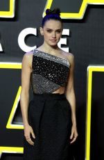DIASY RIDLEY at Star Wars: The Force Awakens Premiere in London 12/16/2015