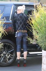 GWEN STEFANI Out and About in Los Angeles 12/06/2015