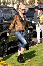 GWEN STEFANI Out and About in Los Angeles 12/06/2015