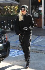 GWEN STEFANI Out in West Hollywood 12/30/2015