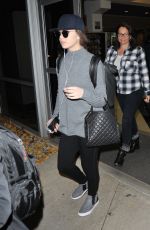 HAILEE STEINFELD Arrives at Philadelphia International Airport 12/09/2015