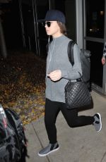 HAILEE STEINFELD Arrives at Philadelphia International Airport 12/09/2015