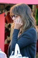 HALLE BERRY Shopping at Aahs! in Los Angeles 12/01/2015