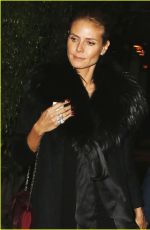 HEIDI KLUM and Seal Kiss During Holiday Family Outing 12/26/2015