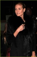 HEIDI KLUM and Seal Kiss During Holiday Family Outing 12/26/2015