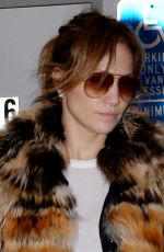 JENNIFER LOPEZ Shopping at Prada Milano 12/07/2015