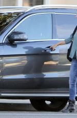 JENNIFER GARNER at Brentwood Country Market in Santa Monica 12/16/2015