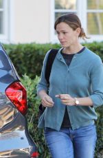 JENNIFER GARNER at Brentwood Country Market in Santa Monica 12/16/2015