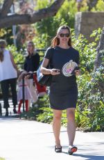 JENNIFER GARNER Out and About in Los Angeles 09/12/2015