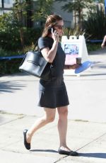 JENNIFER GARNER Out and About in Los Angeles 09/12/2015