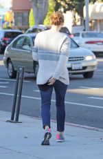 JENNIFER GARNER Out for Morning Coffee in Brentwood 12/08/2015