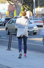 JENNIFER GARNER Out for Morning Coffee in Brentwood 12/08/2015