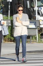 JENNIFER GARNER Out for Morning Coffee in Brentwood 12/08/2015