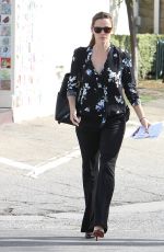 JENNIFER GARNER Out in Los Angeles 12/06/2015