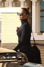 JENNIFER LOPEZ Out and About in Los Angeles 12/13/2015