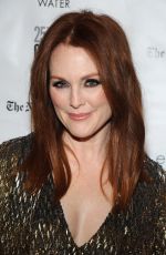 JULIANNE MOORE at 25th IFP Gotham Independent Film Awards in New Tork 11/30/2015