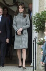KATE MIDDLETON on the Visits in Wiltshire 12/10/2015