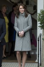 KATE MIDDLETON on the Visits in Wiltshire 12/10/2015