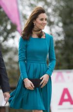 KATE MIDDLETON on the Visits in Wiltshire 12/10/2015