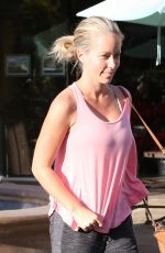 KENDRA WILKINSON Out and About in Beverly Hills 12/03/2015