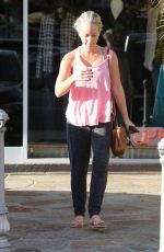 KENDRA WILKINSON Out and About in Beverly Hills 12/03/2015