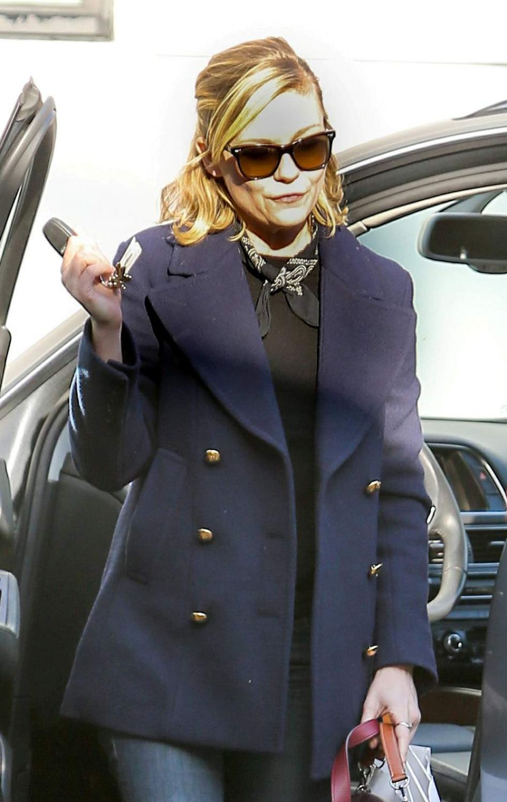 KIRSTEN DUNST Leaves Kinara Skin Care in West Hollywood 12/10/2015 KIRSTEN DUNST Leaves Kinara Skin Care in West Hollywood 12/10/2015