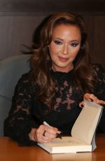 LEAH REMINI Signs Copies of Her Troublemaker: Surviving Hollywood and Scientology Book 12/08/2015