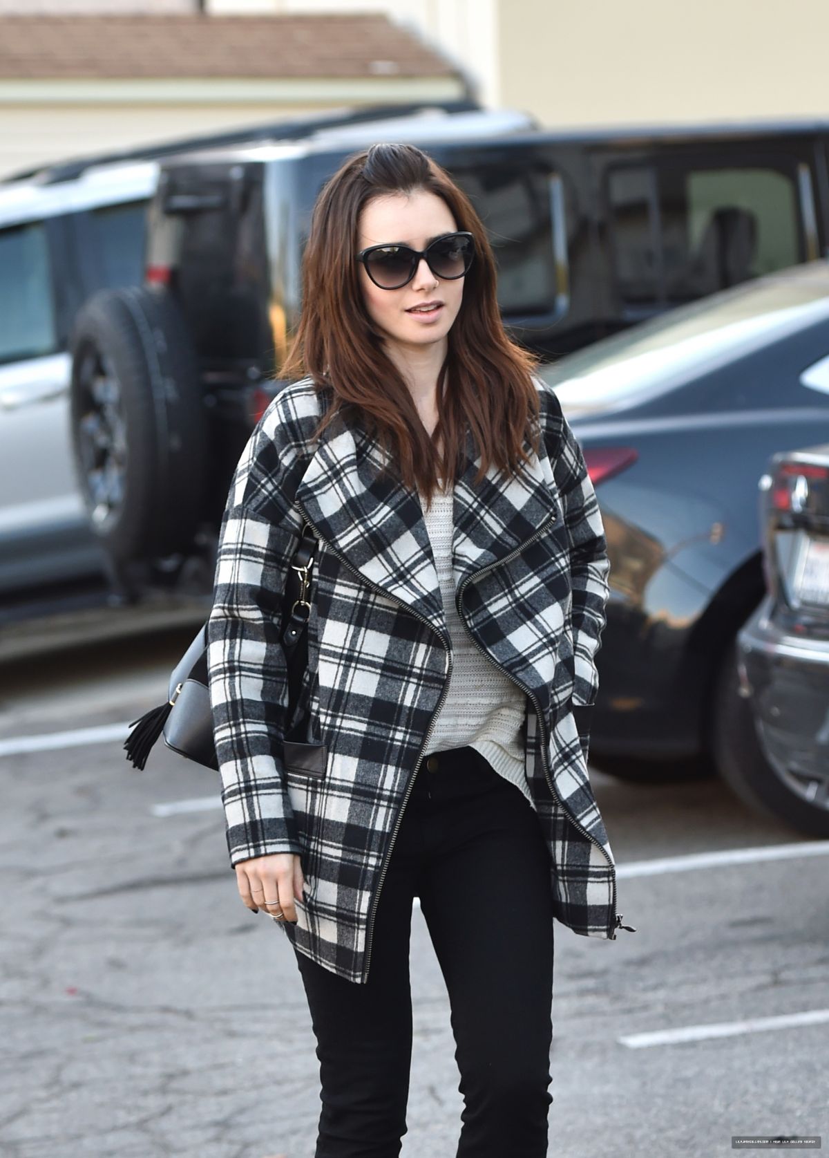 LILY COLLINS Leaves an Office in Los Angeles 12/15/2015 LILY COLLINS Leaves an Office in Los Angeles 12/15/2015