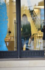 LISA VANDERPUMP Shopping at Barney