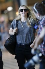 MARIA SHARAPOVA Arrives at Brisbane Airport 12/29/2015