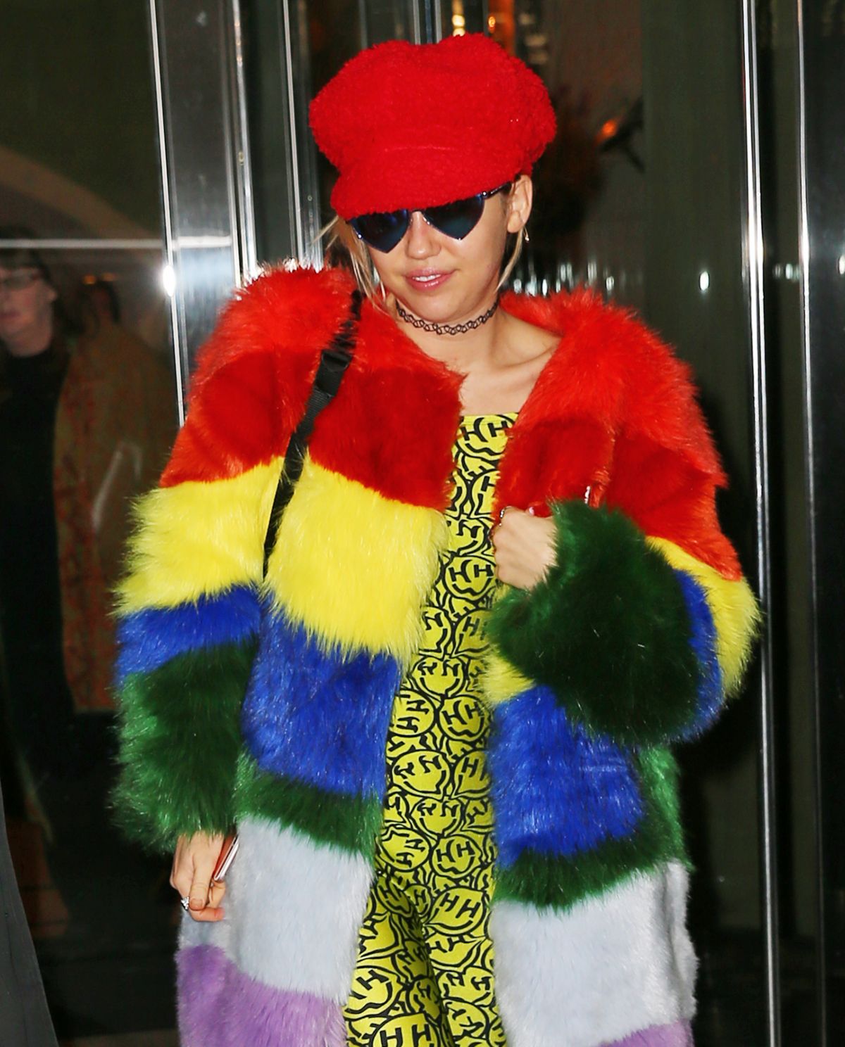 MILEY CYRUS Leaves Her Hotel in New York 12/01/2015 MILEY CYRUS Leaves Her Hotel in New York 12/01/2015