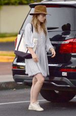 OLIVA WILDE at Grocery Store in Maui 12/18/2015