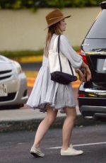 OLIVA WILDE at Grocery Store in Maui 12/18/2015
