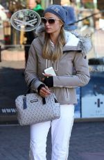 PARIS HILTON Out and About in Aspen 12/28/2015