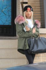 PIA MIA PEREZ Shopping at Barney