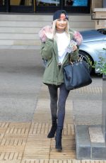 PIA MIA PEREZ Shopping at Barney