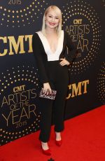 RAELYNN at 2015 CMT Artists of the Year Awards in Nashville 12/02/2015