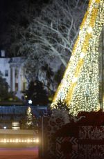 REESE WITHERSPOON at Obamas Light the National Christmas Tree in Washington 12/03/2015