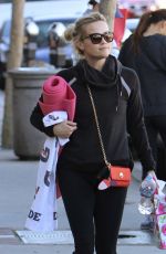 REESE WITHERSPOON Leaves Yoga Class in Brentwood 12/08/2015