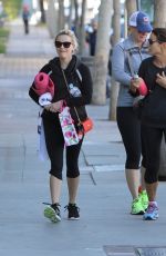 REESE WITHERSPOON Leaves Yoga Class in Brentwood 12/08/2015