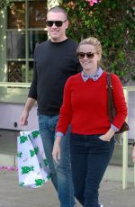 REESE WITHERSPOON Out and About in Santa Monica 12/19/2015